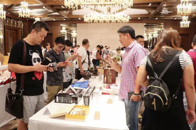 金奖产品4008云顶国际白小爷被强势围观